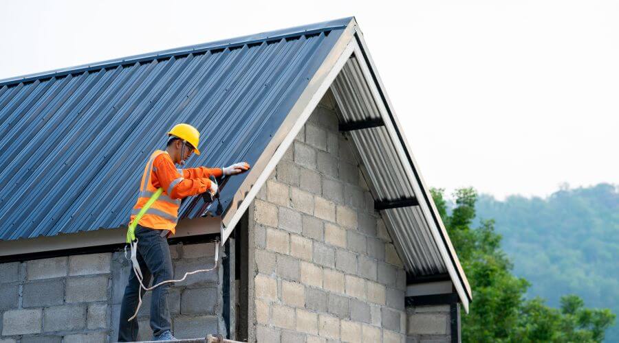 Professional gutter cleaning in Briceville, TN